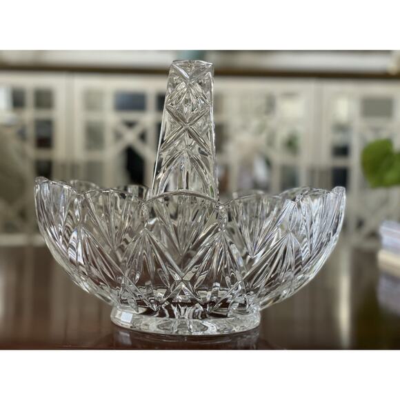Shannon Crystal Designs Of Ireland 24% Lead Crystal Basket W Handle Easter Heavy